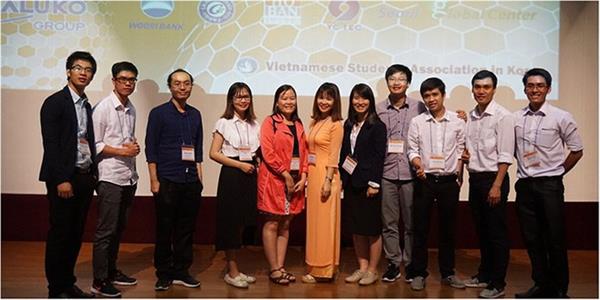 Thường xuyên bồi dưỡng và nâng cao nhận thức chính trị cho quần chúng du học sinh ngoài nước