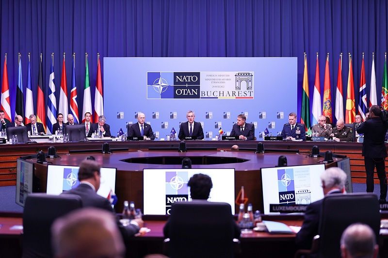 Nhóm họp hội nghị ngoại trưởng NATO