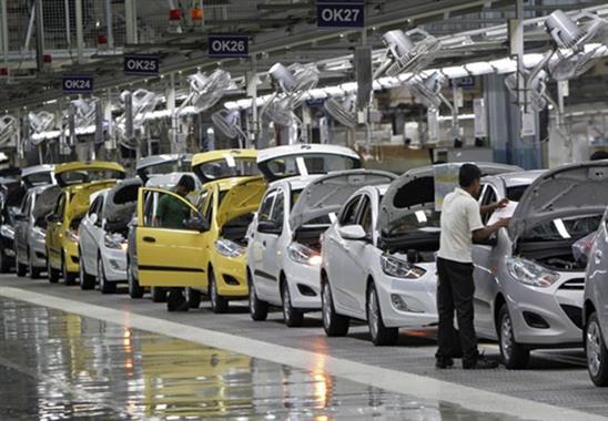 3.555 ôtô giá rẻ từ Ấn Độ tràn về Việt Nam trong tháng 5