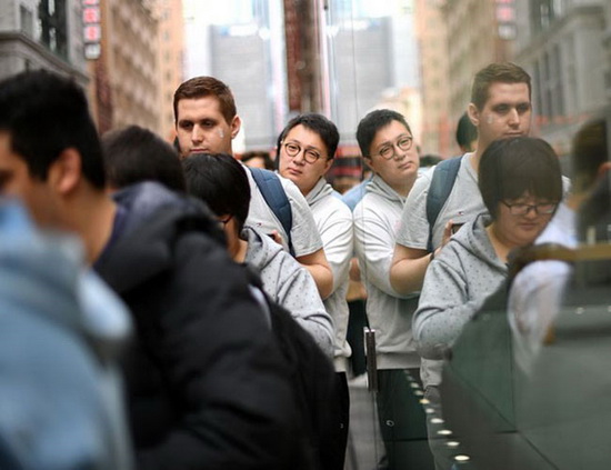 Người Việt 'săn lùng' iPhone X khắp nơi, gấp gáp xách tay về Việt Nam chốt lời