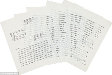 Vì sao thư từ chối đến Việt Nam của Muhammad Ali có giá... 10,6 tỉ đồng?