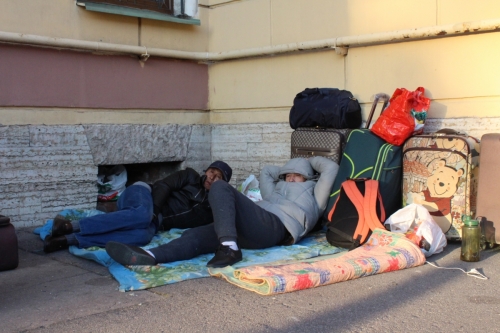 8 công dân TQ sống cảnh 