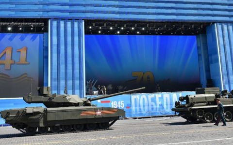 Siêu tăng T-14 Armata trục trặc trong lúc tập dượt