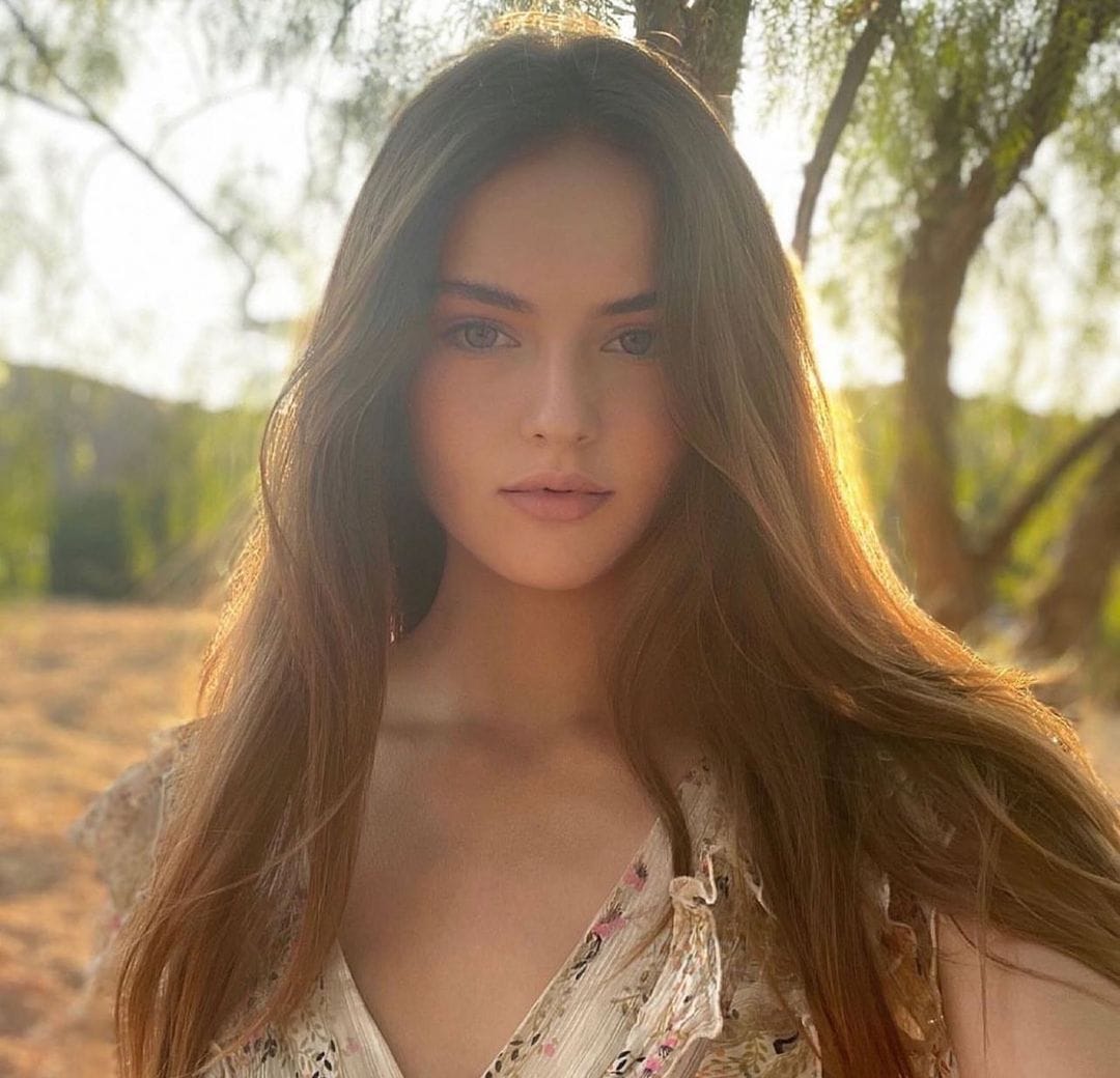 ''Cô bé xinh nhất thế giới'' người Nga sở hữu nhan sắc hút hồn