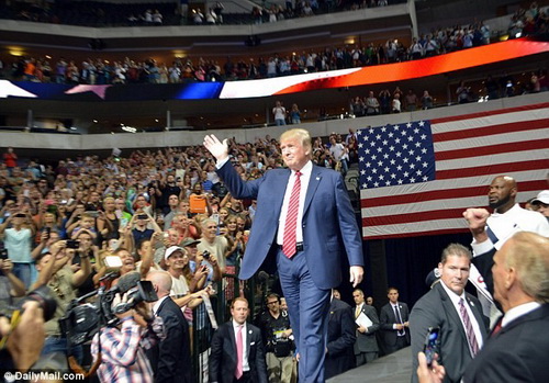 Vé dự lễ nhậm chức của Trump giá tới 1 triệu USD