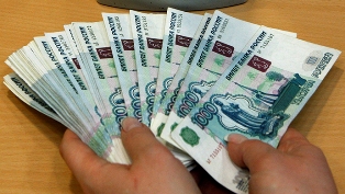 Đồng ruble rớt giá có khiến dân Nga hoảng loạn?