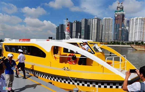 Trải nghiệm tàu buýt trên sông Sài Gòn