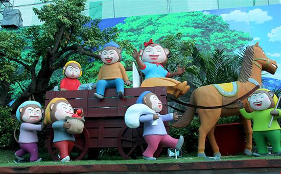 Lộ diện 101 chú khỉ trong khu vui chơi Hollywood tại TP.HCM