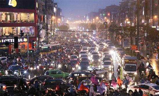 Giao thông Hà Nội hỗn loạn những ngày giáp Tết