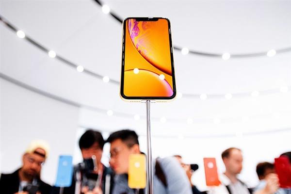 Sau 3 ngày mở bán, iPhone Xs/Xs Max xuống giá hơn 4 triệu đồng