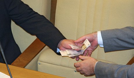 Tăng cường bảo vệ những người tố cáo tham nhũng