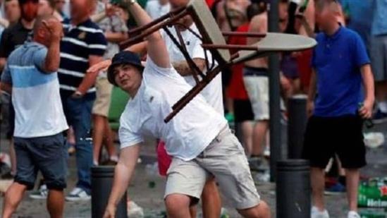 Hooligan Nga - Anh tiếp tục hỗn chiến tại Lille