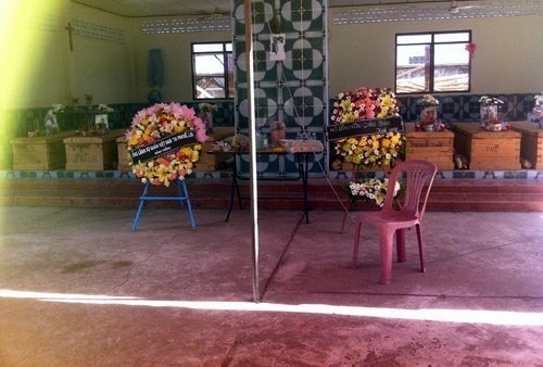 Người Việt tại Lào: Kể chuyện 'nhượng quan tài' sau tai nạn thảm khốc