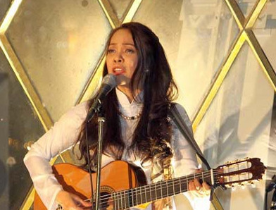 Làm sô diễn ở xứ người