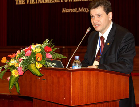 Báo Nga vạch trần chiêu 'dương Đông kích Tây' của TQ