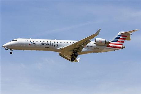 Máy bay Mỹ xì khói hạ cánh khẩn cấp ở New York, hành khách chết khiếp