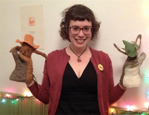 Cô gái có biệt tài cắt giấy đẹp đến từng chi tiết