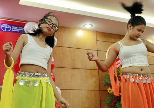 “Tròn mắt” với màn múa bụng quá sexy của Phương Mỹ Chi