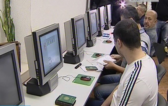 Từ 8/5/2014: Lái xe người nước ngoài cần có bằng lái do Nga cấp