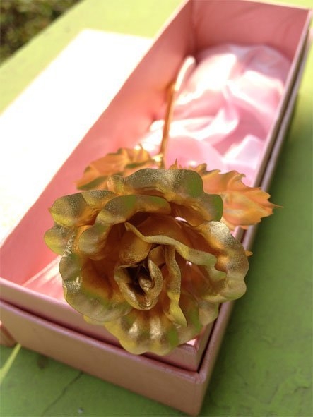 Săn hoa nhập khẩu, dát vàng dịp Valentine !