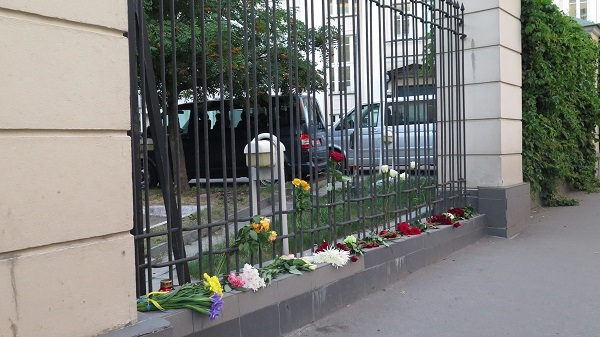 Người dân Moskva tưởng niệm các nạn nhân vụ máy bay MH-17 của Malaysia bị rơi