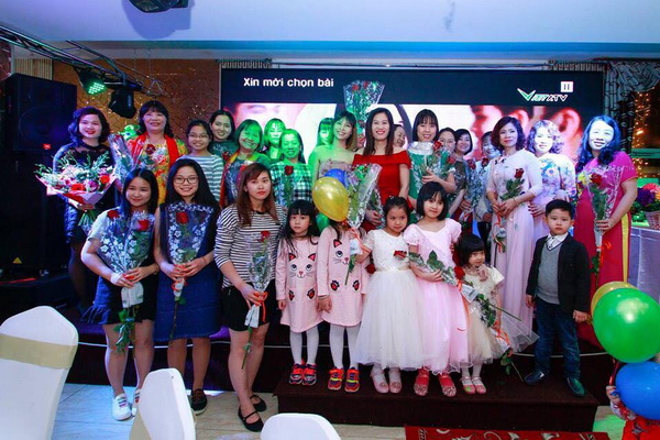 Tin ảnh: HĐH Hải Phòng tại Mátxcơva chào mừng ngày Quốc tế Phụ nữ 08/03