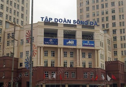 Tập đoàn nợ khủng nhưng không biết sợ