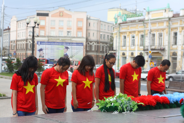 Đoàn Thanh thiếu nhi Việt Nam tham gia trại hè quốc tế tại Nga
