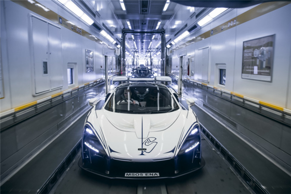 Đây là cách McLaren giao siêu xe triệu USD cho khách hàng