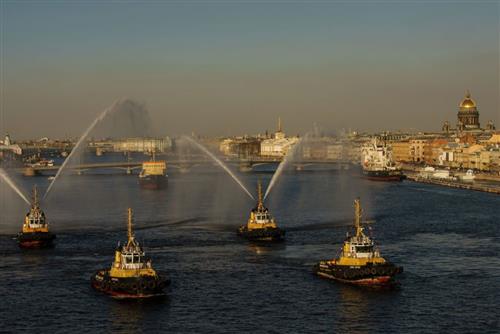 Lễ hội tàu phá băng tại Saint-Peterburg