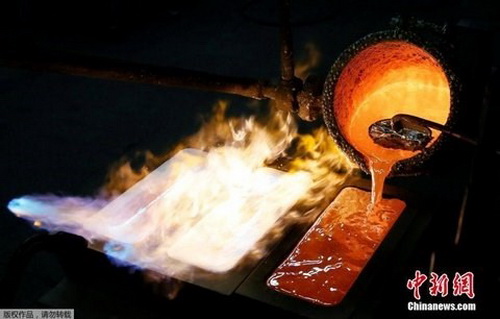 “Đột nhập” nhà máy sản xuất vàng thỏi lớn nhất nước Nga