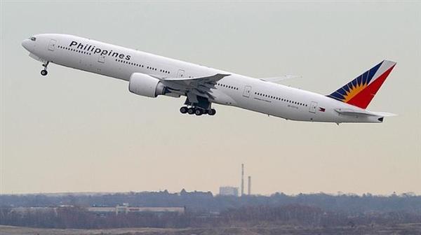 Máy bay Boeing của Philippines cháy động cơ trên không