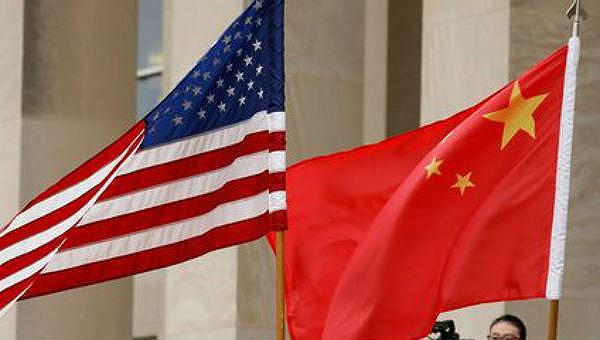 Ông Trump bất ngờ yêu cầu tăng thuế với toàn bộ hàng hóa còn lại của Trung Quốc
