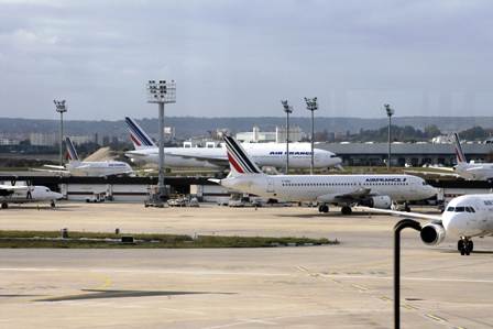 Máy bay Pháp hạ cánh khẩn cấp ở Nga