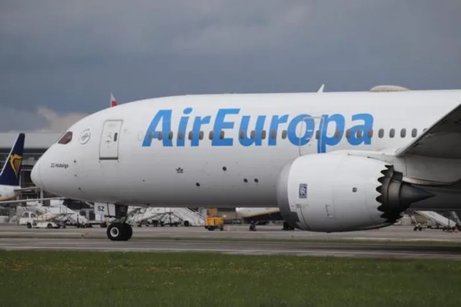 Liên tiếp 2 máy bay Boeing của cùng 1 hãng hạ cánh khẩn cấp