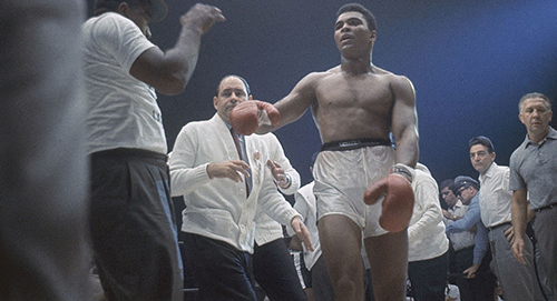 Ông Obama vẫn giữ găng đấm bốc của Muhammad Ali