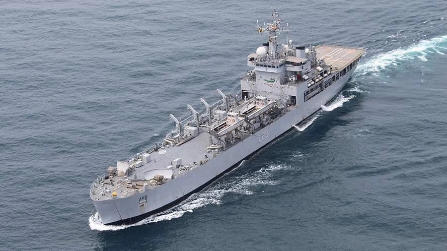 Hải quân Ấn Độ phô diễn sức mạnh giữa lúc căng thẳng với Pakistan