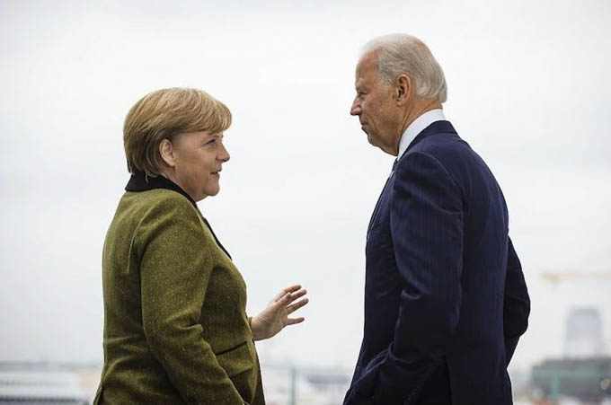 Dù Trump hay Biden chiến thắng, châu Âu cũng không thể mở sâm panh ăn mừng