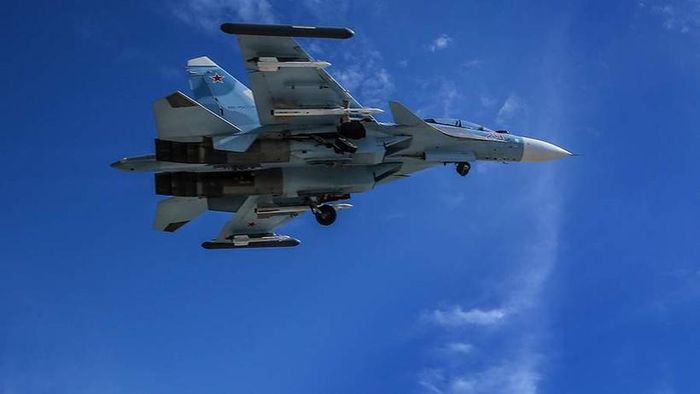 Su-30 khai hỏa phá hủy tàu quân sự gần đảo Rắn