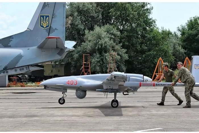 Ukraine tấn công nhà máy sản xuất máy bay của Nga
