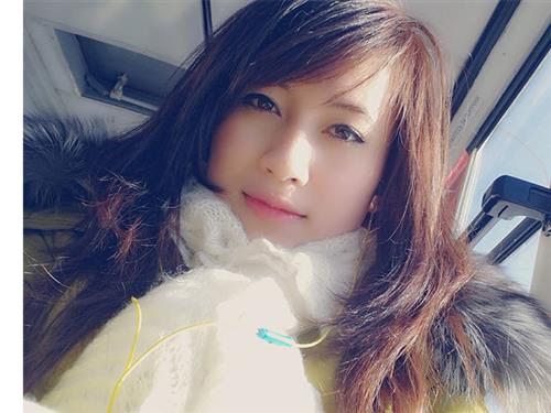 Nữ du học sinh xinh đẹp thường xuyên đến nhà xác học giải phẫu