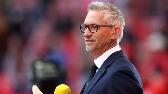 BBC rơi vào khủng hoảng vì sa thải MC bóng đá nổi tiếng nhất