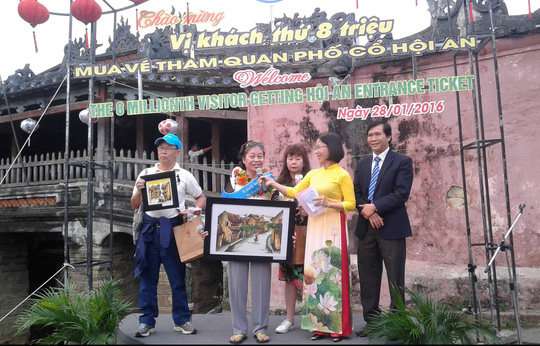 Hướng dẫn viên gây náo loạn Hội An bị phạt 7 triệu đồng