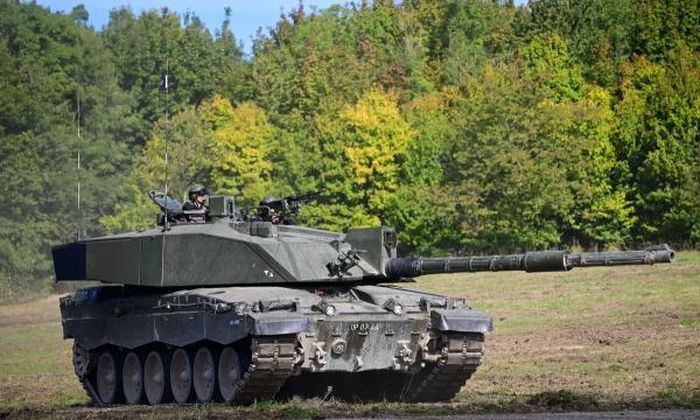 Anh tăng gấp đôi lượng xe tăng viện trợ Ukraine