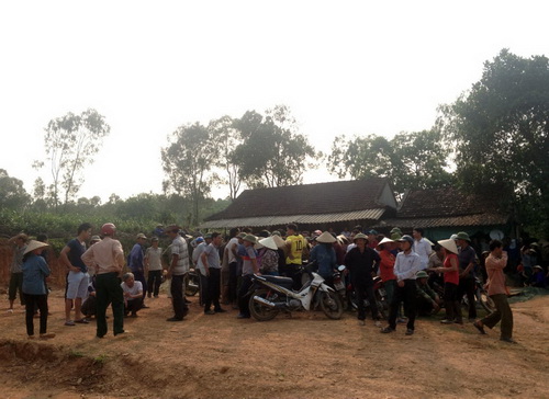 Hơn 100 chiến sỹ giải cứu 4 công an bị dân vây đánh