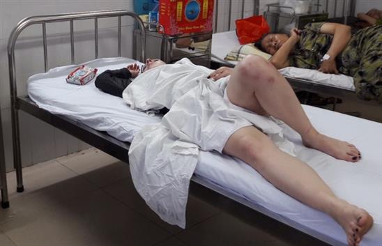 Du khách Nga lao vào bùng binh: Chồng tử vong, vợ nguy kịch