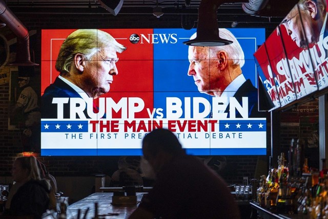 Tuần lễ khó khăn của ông Trump