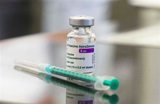 Dừng tiêm vaccine ngừa Covid-19 của AstraZeneca, châu Âu đang mắc sai lầm lớn?