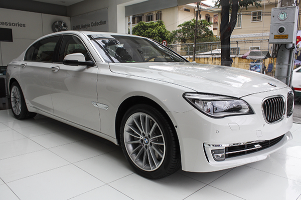 Phân khúc xe sang, chọn Audi A8L, Mercedes-Benz S500L hay BMW 7-series?