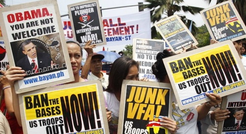 Bị TQ chèn ép ở Biển Đông, người Philippines vẫn phản đối lính Mỹ